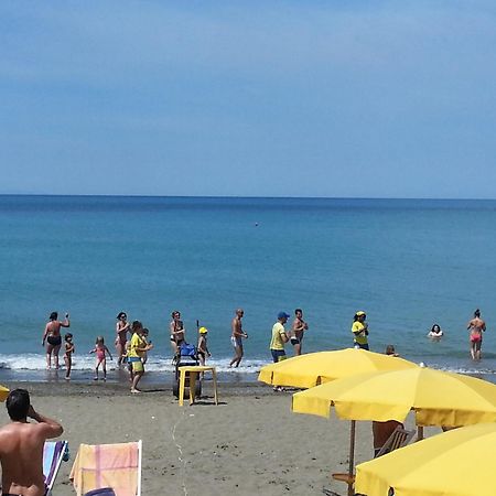 Camping Casa Di Caccia مارينا دي بيبونا المظهر الخارجي الصورة