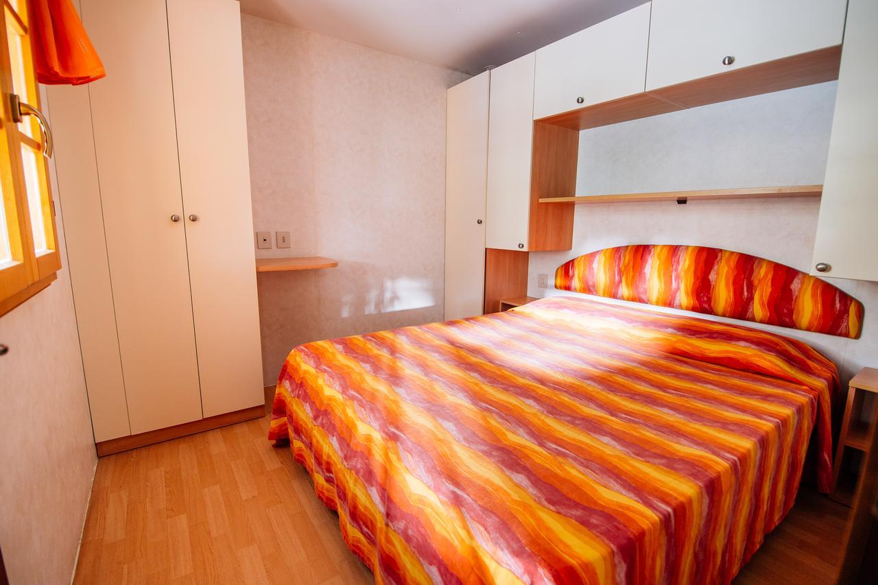Camping Casa Di Caccia مارينا دي بيبونا المظهر الخارجي الصورة