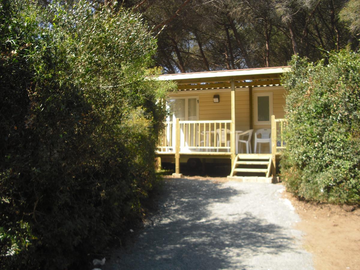 Camping Casa Di Caccia مارينا دي بيبونا المظهر الخارجي الصورة