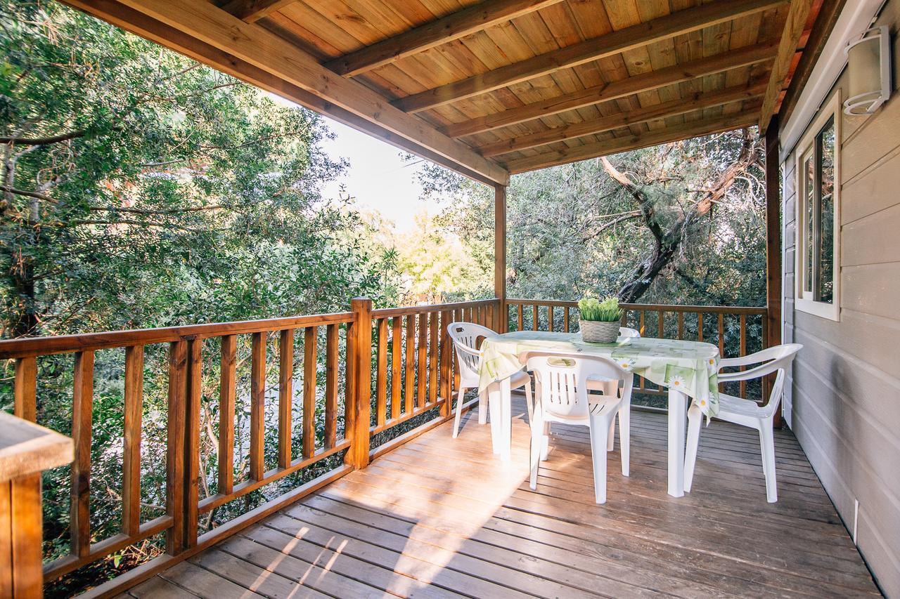 Camping Casa Di Caccia مارينا دي بيبونا المظهر الخارجي الصورة
