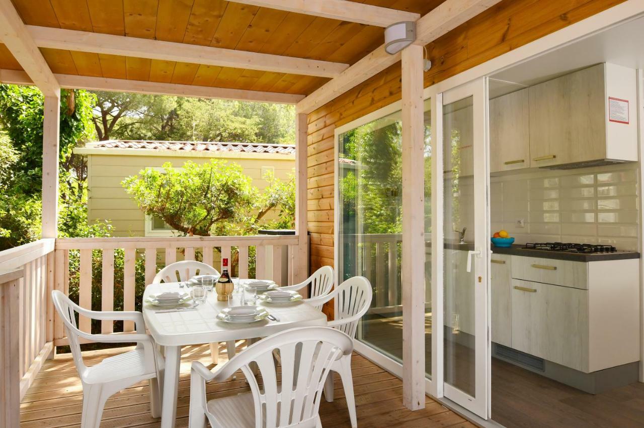 Camping Casa Di Caccia مارينا دي بيبونا المظهر الخارجي الصورة