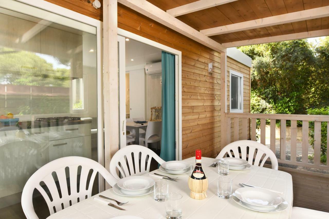 Camping Casa Di Caccia مارينا دي بيبونا المظهر الخارجي الصورة