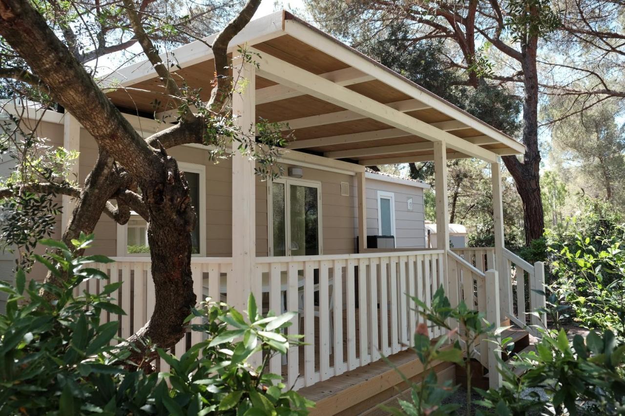 Camping Casa Di Caccia مارينا دي بيبونا المظهر الخارجي الصورة