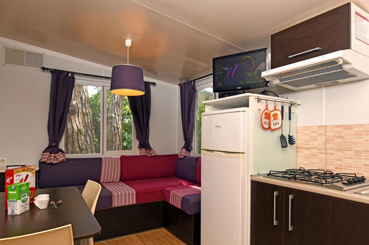 Camping Casa Di Caccia مارينا دي بيبونا المظهر الخارجي الصورة